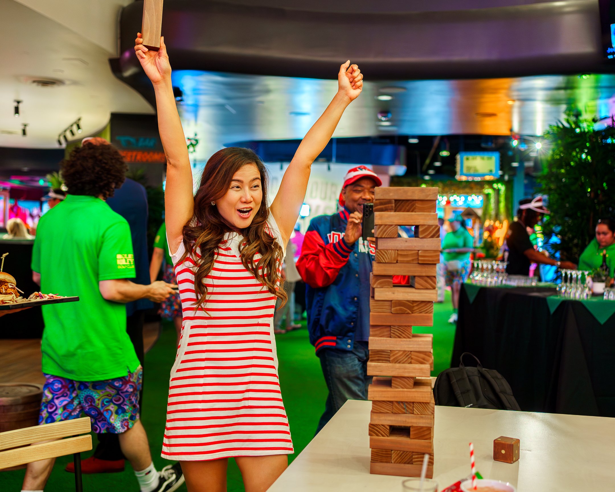 Holey Moley_Houston Launch-23_Social 5x4.jpg