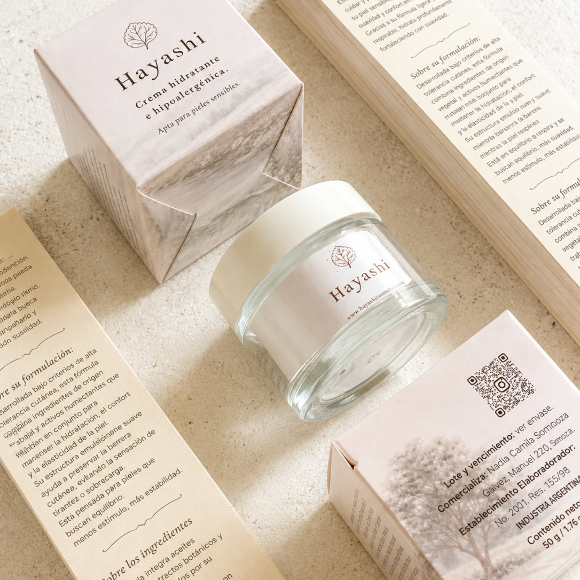 Estuche y envase de crema para marca de cosmética natural