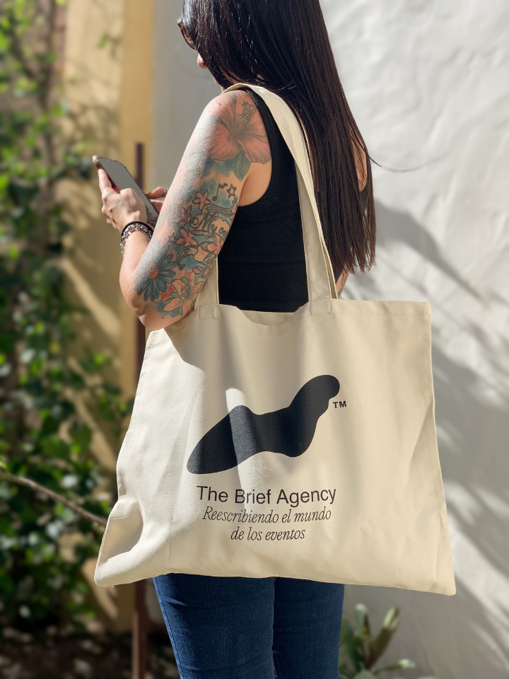 Totebag de tela con serigrafía personalizada producido por Shaolguin — desarrollo textil para marca Buenos Aires