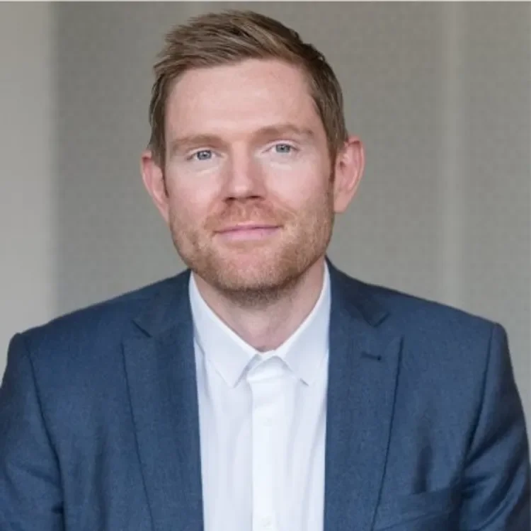 Jamie Hiller, Akerlof headshot