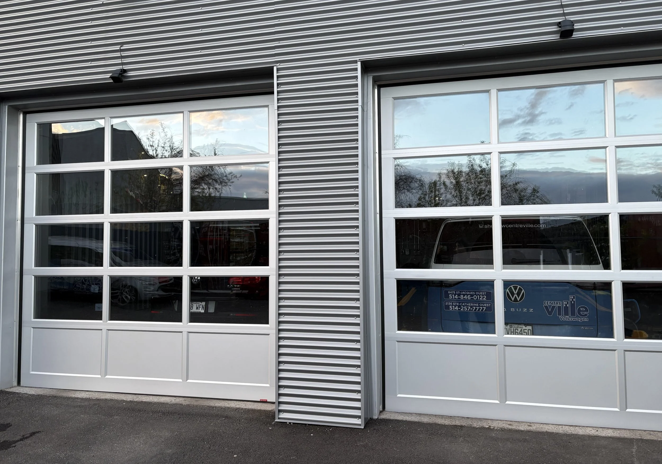 NETTOYAGE DE PRÉCISION DE PORTES DE GARAGE DE STYLE FRANÇAIS