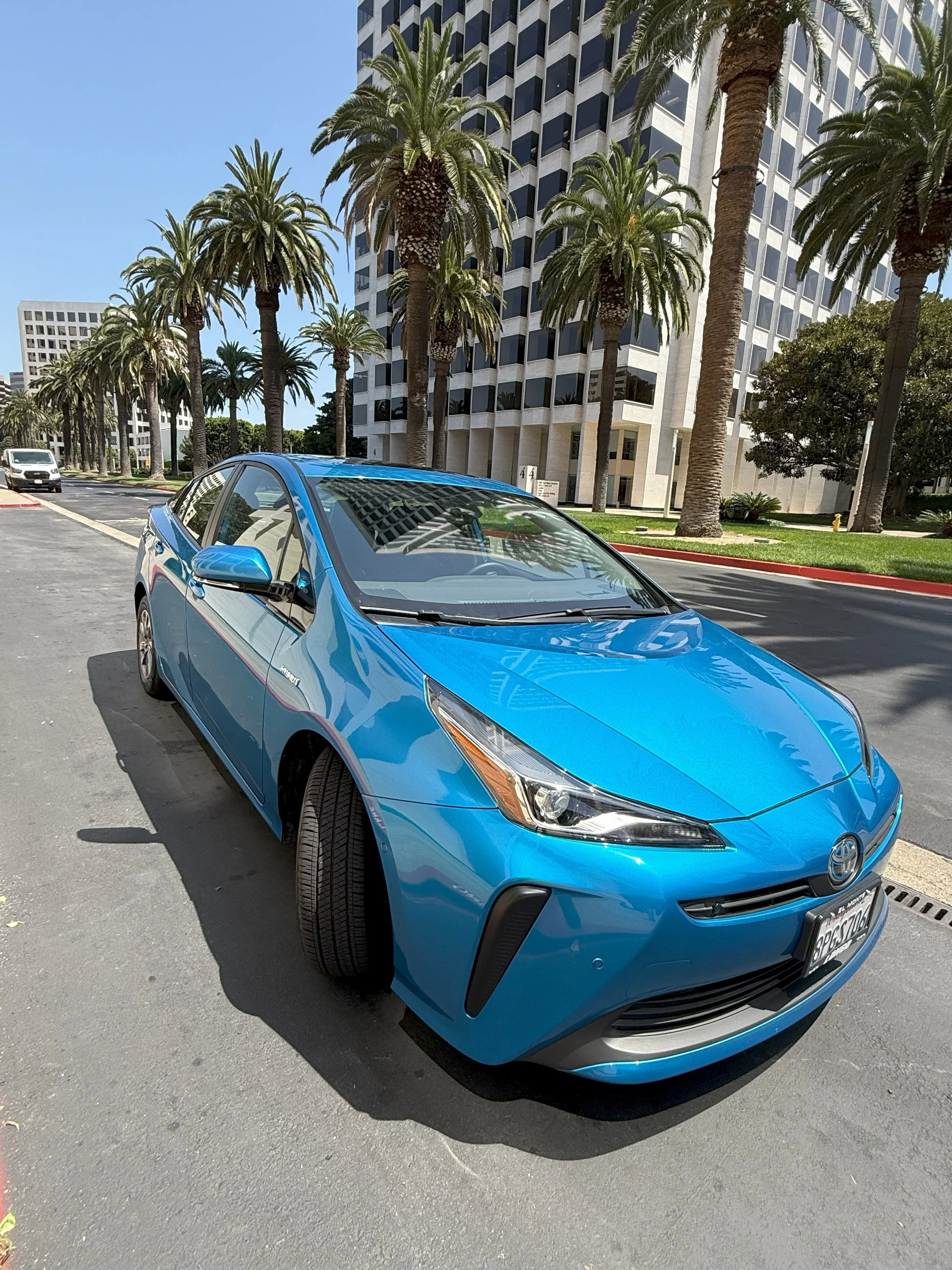 2020 TOYOTA PRIUS XLE