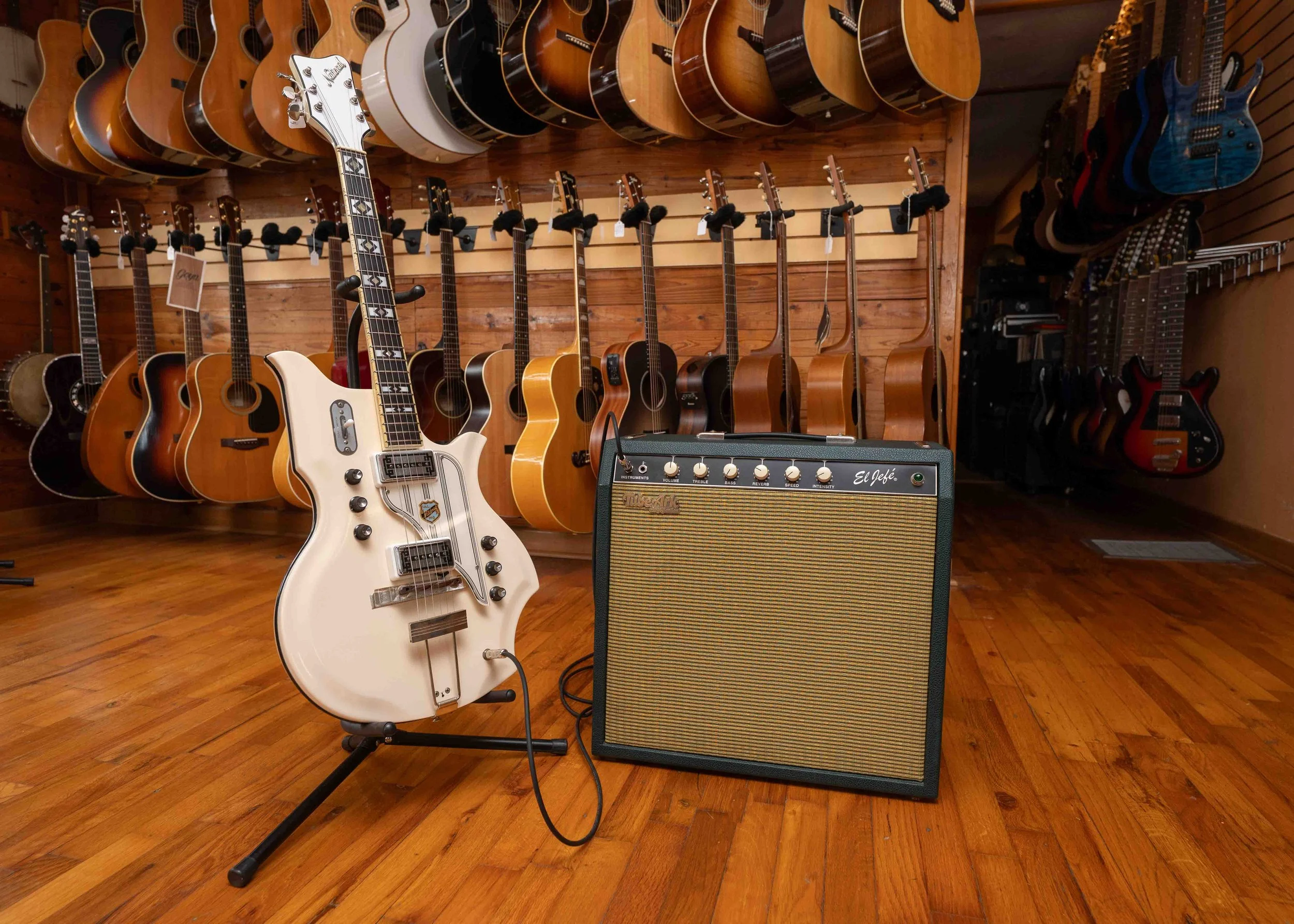 El Jefe with Guitar.jpg