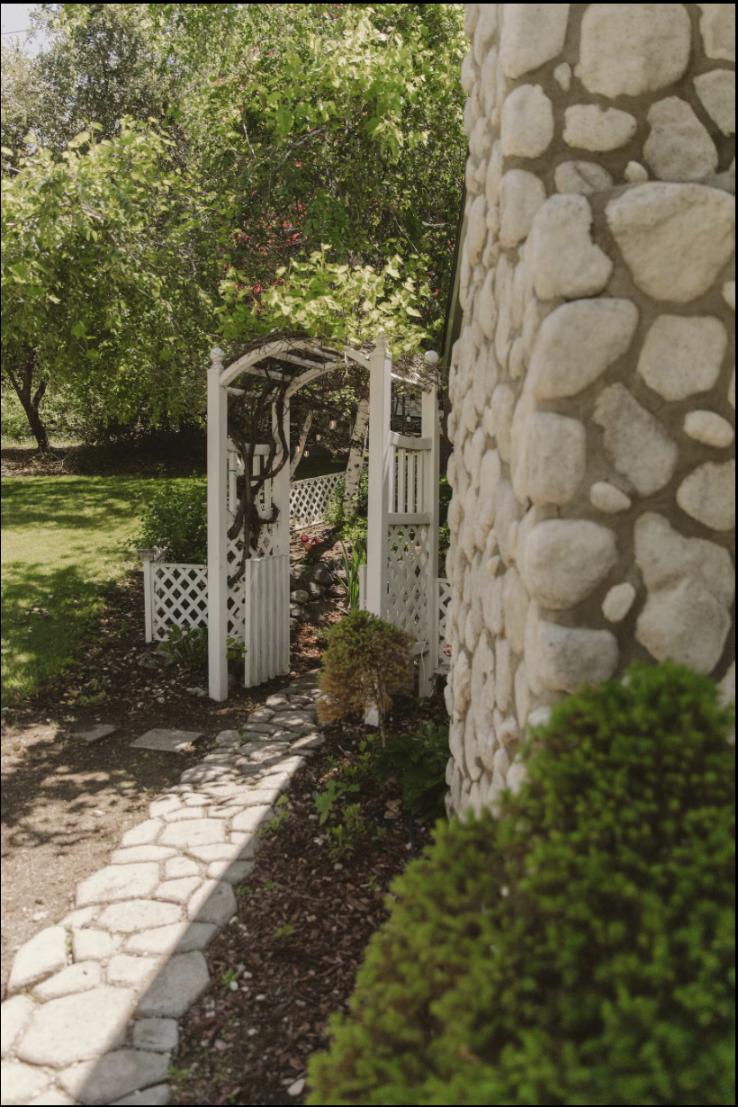 garden walk.png