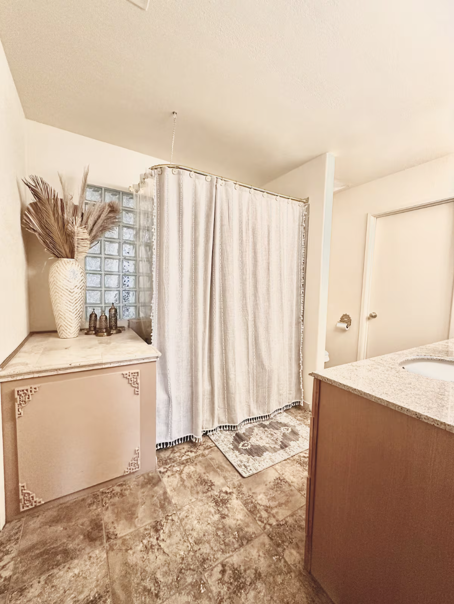 full bathroom.png