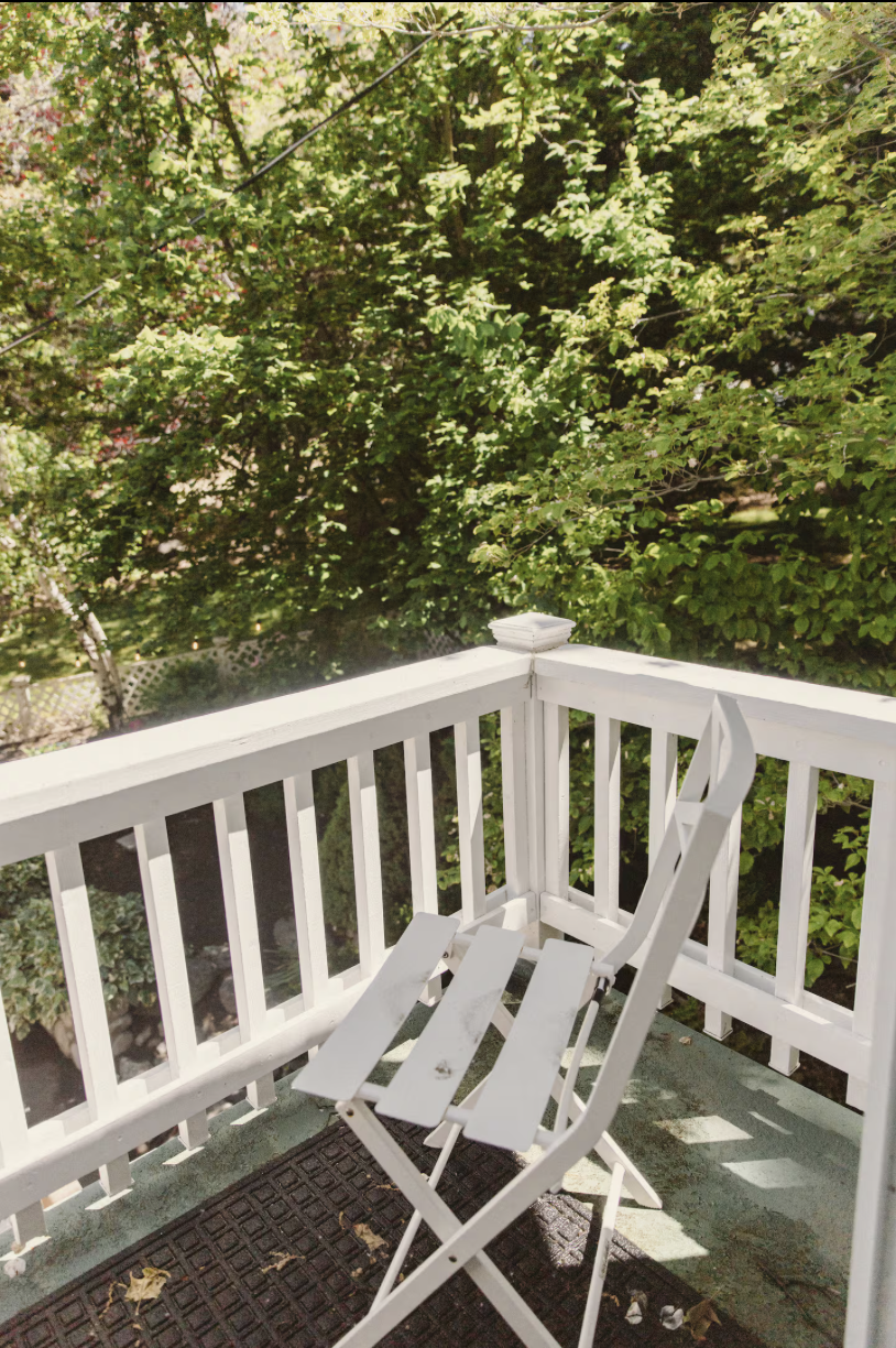 balcony seat.png