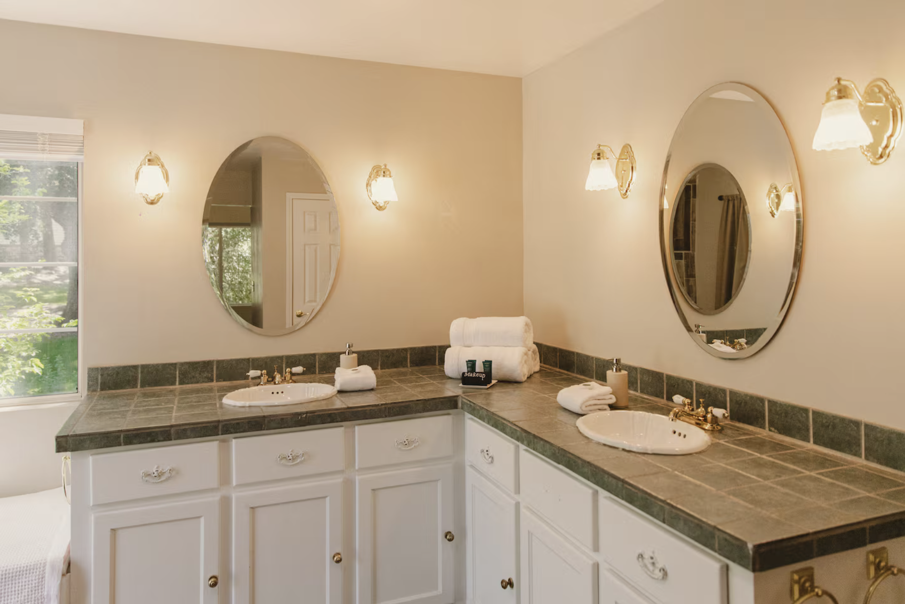 bathroom 1.png