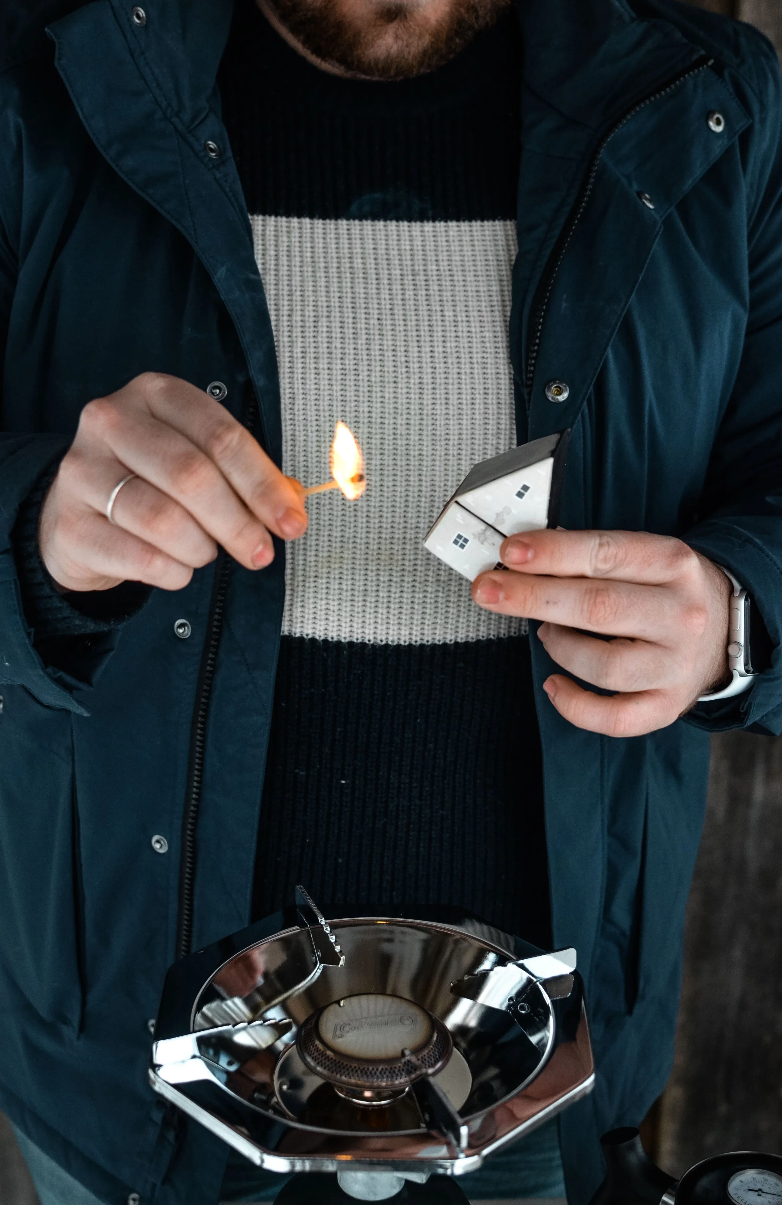 Wendling_Boyd_Field_Jacket_Huckberry_Coffee_outside_Hike-8.jpg