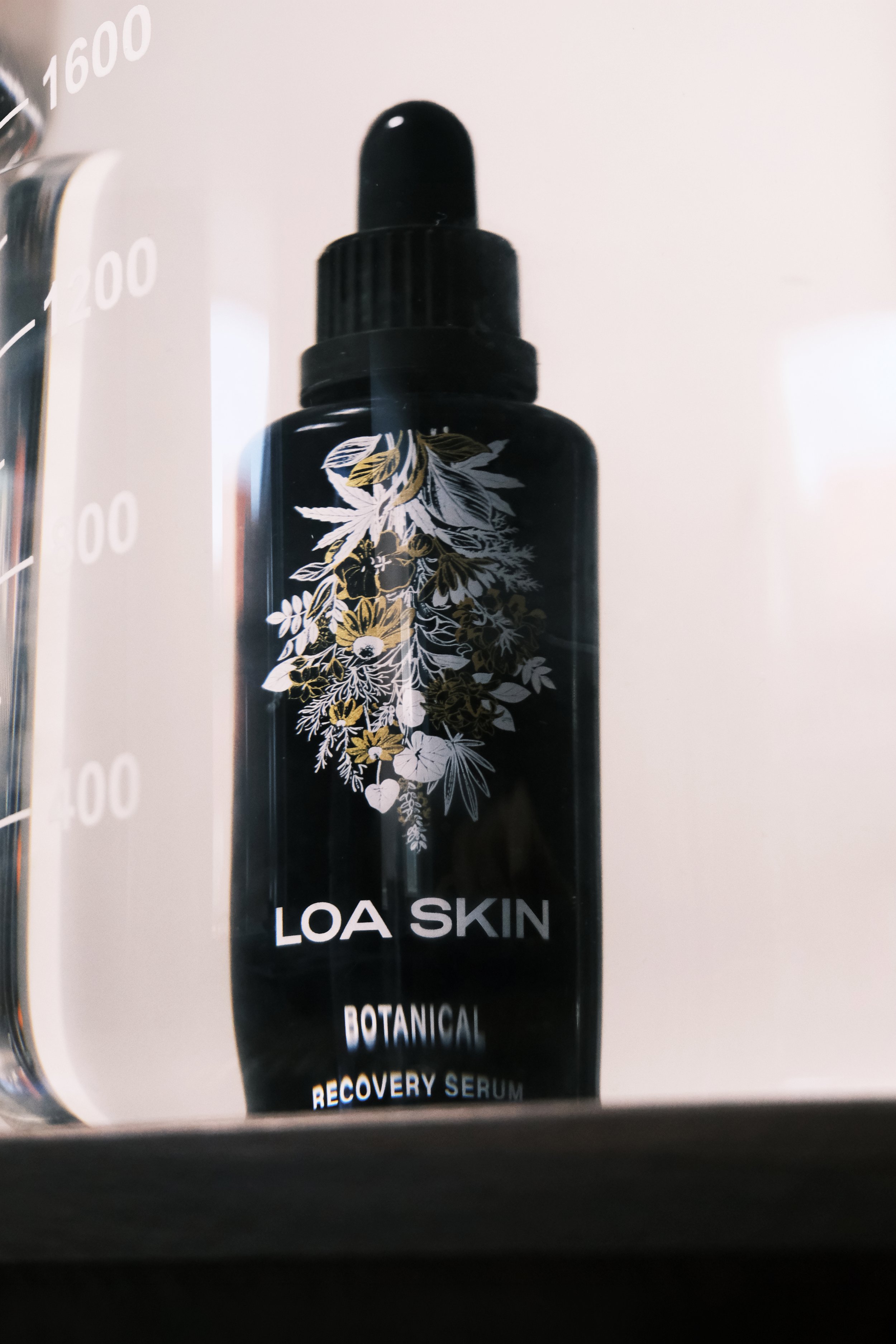 26_May-June_LoaSkin_Photoshoot_02.jpg