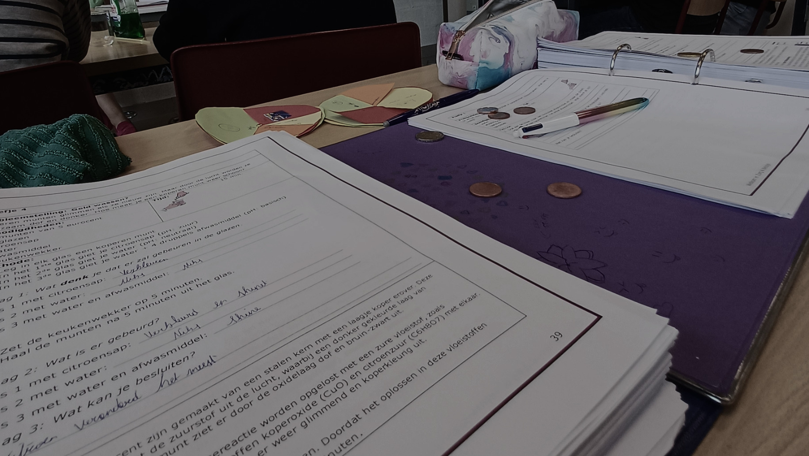 THE DIFFERENCE BETWEEN A UNIT QUESTION AND AN ESSENTIAL QUESTION