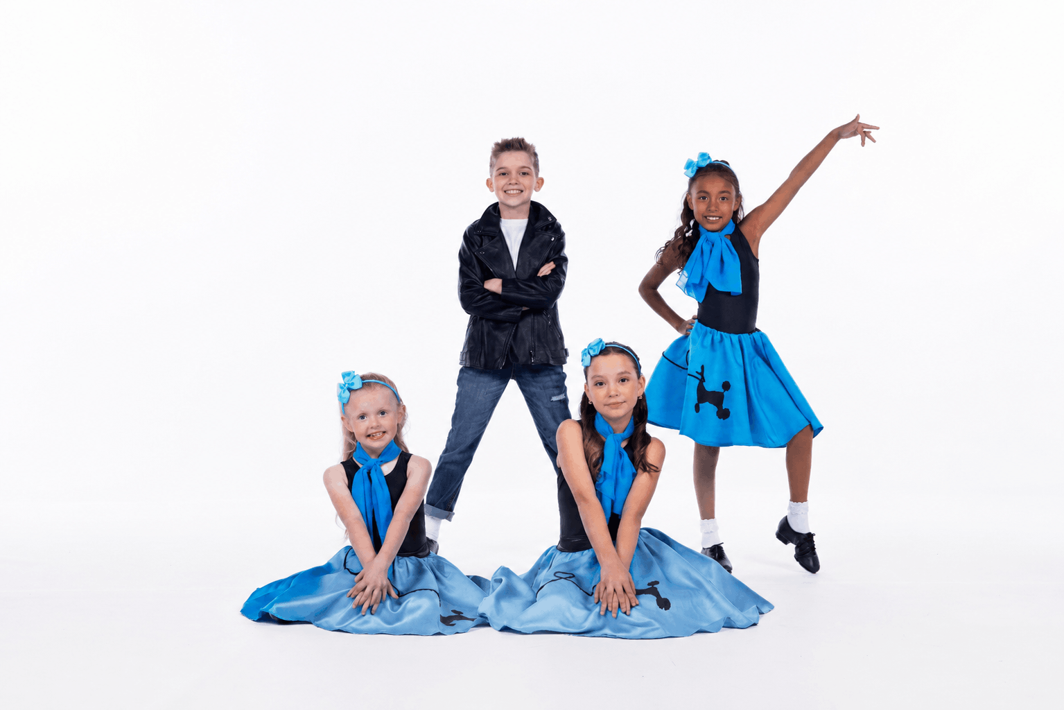 Dancers ages 7-9 posing