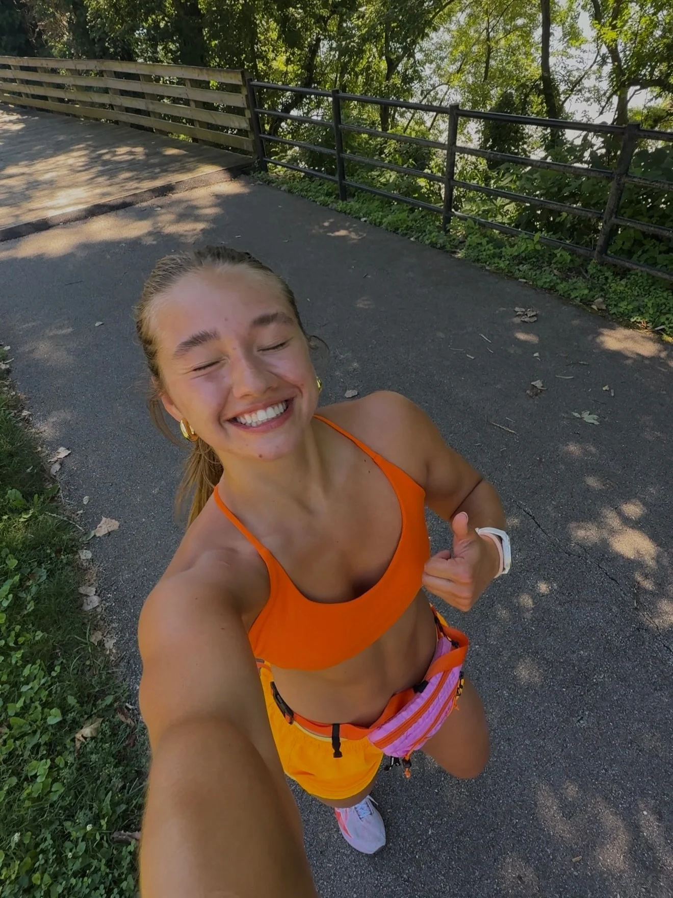 bike rides, runs, food &amp; fuel of my triathlon training💖 (what&rsquo;s swimming&hellip;..😅?)

@rendezvoussports makes me bike faster 😎🚴&zwj;♂️
@genucan gels make me run faster ⛽️🏃&zwj;♀️💨