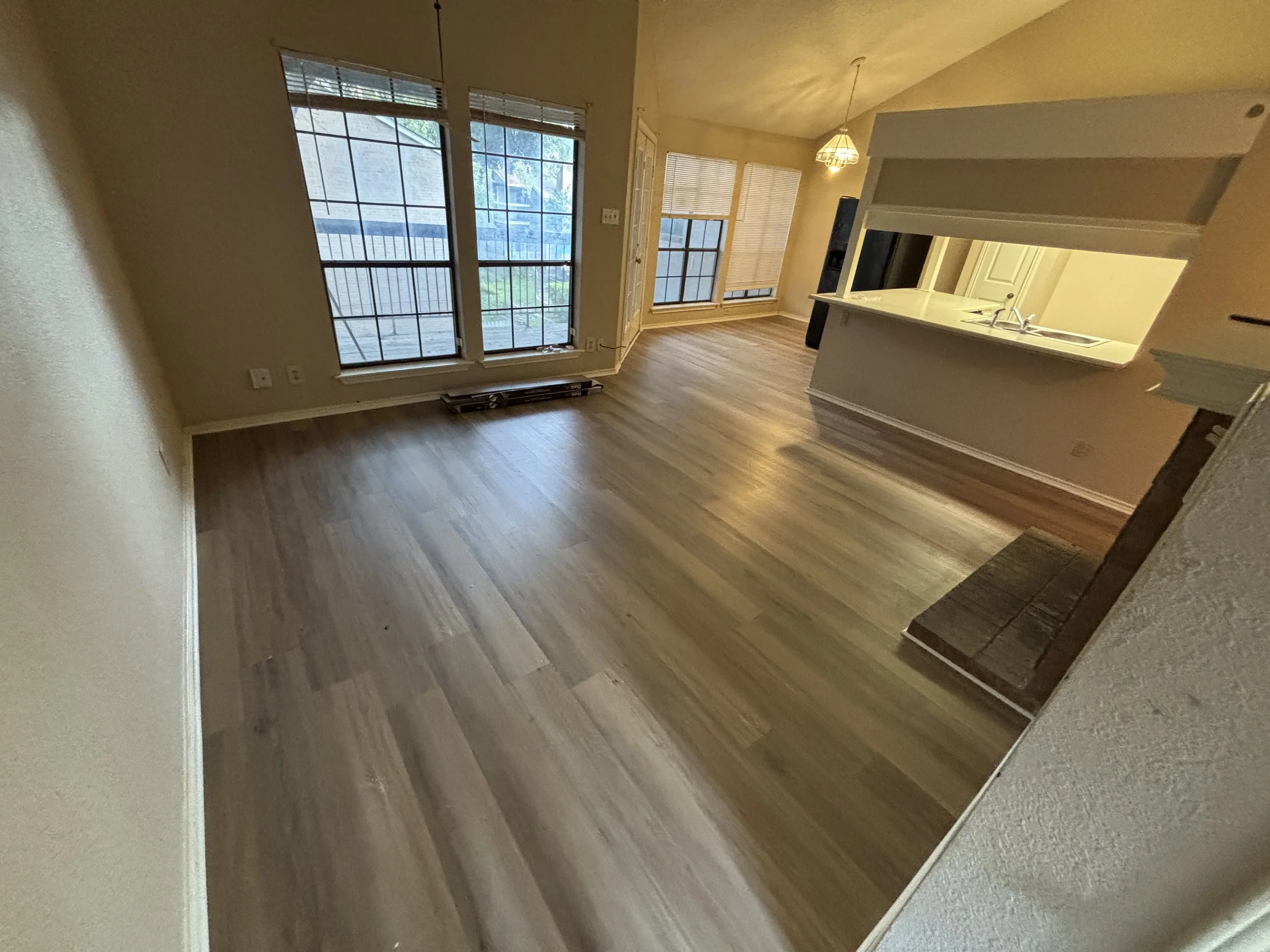 Luxury Vinyl Plank (LVP) Flooring Installation – San Antonio

Luxury vinyl plank flooring installation in a modern wood-look finish, installed to create a clean and continuous flow into the room. LVP is a great option for durability, water resistance