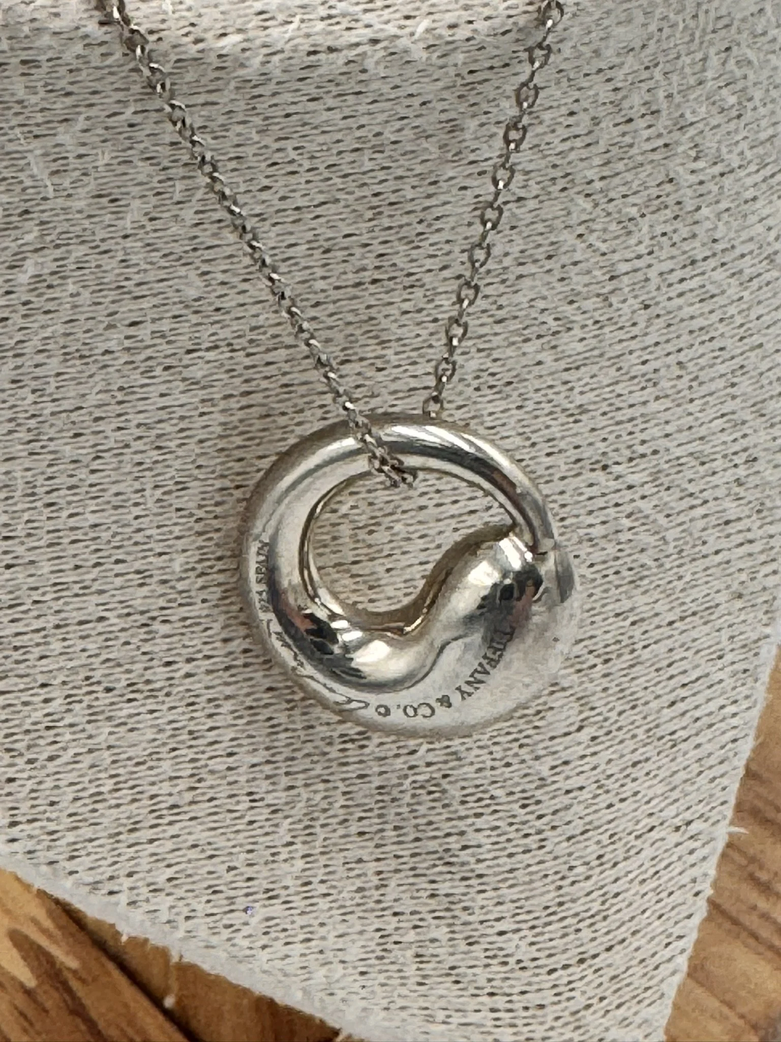 Tiffany & Co. Elsa Peretti Eternal Circle / Doughnut Pendant – Sterling Silver