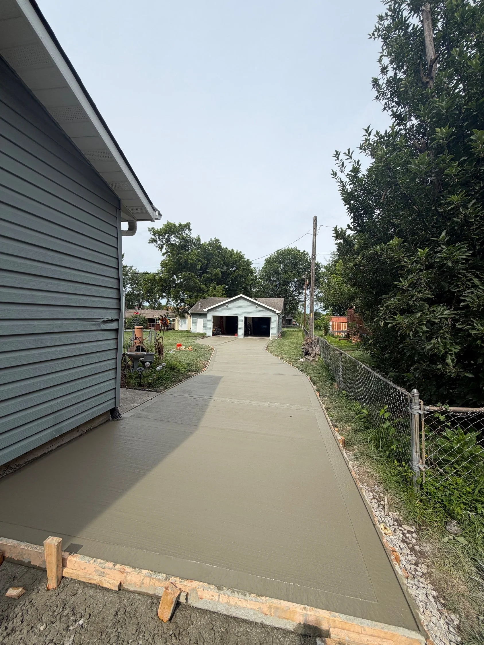 Pour — fresh concrete