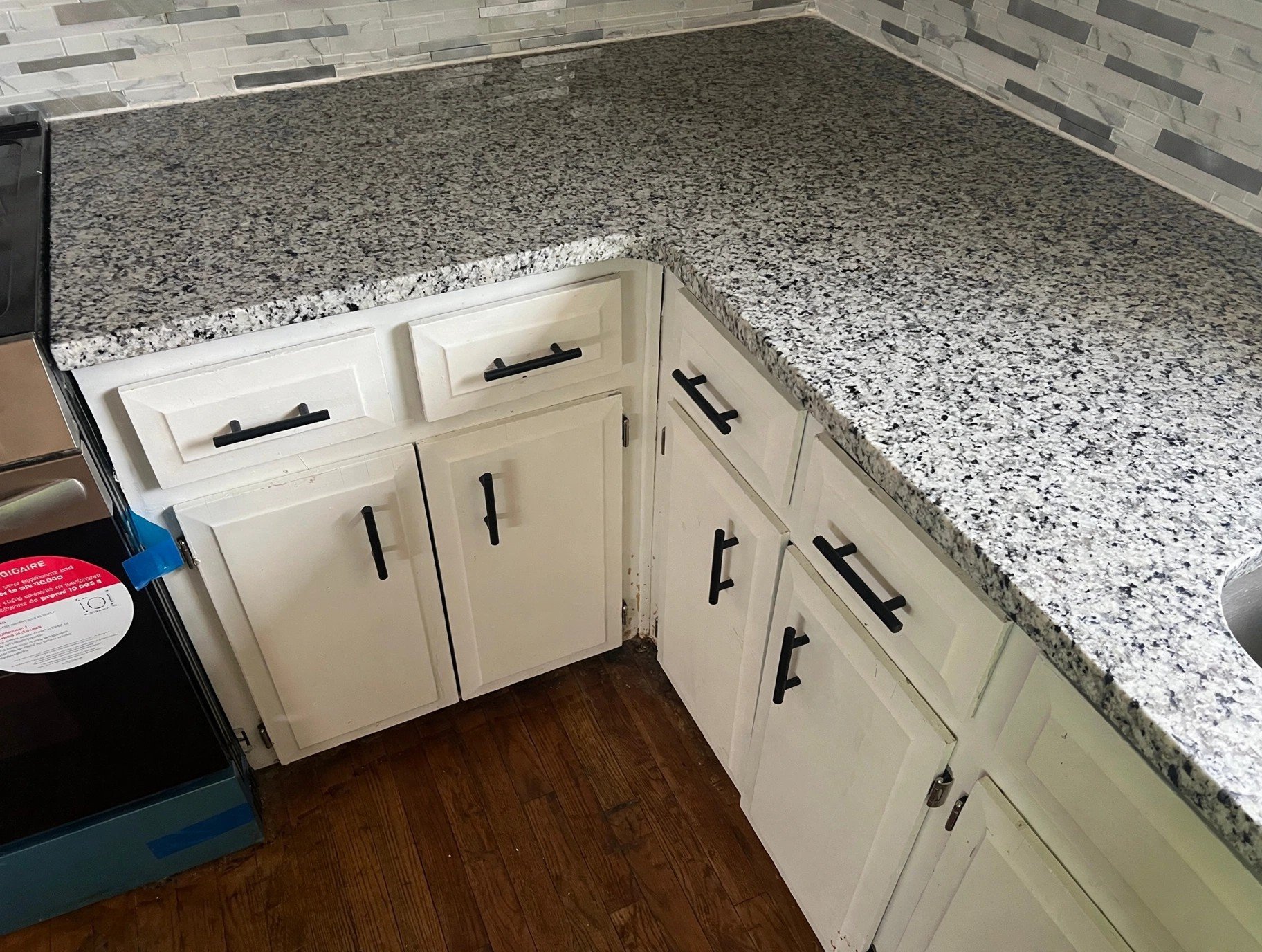 Kitchen — counter corner detail