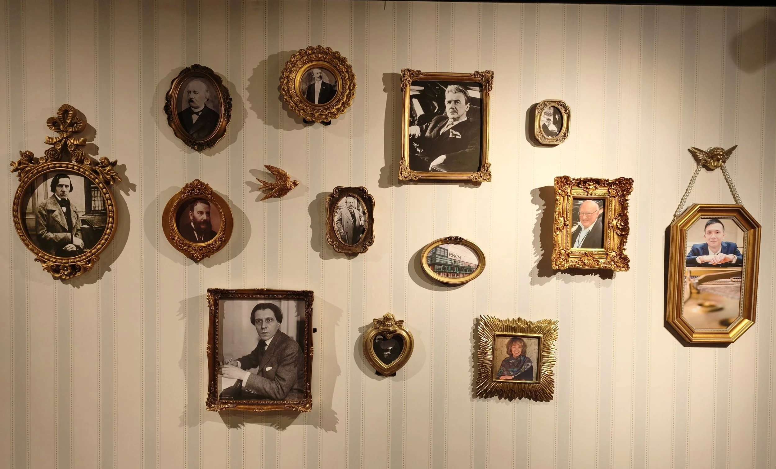 Chopin's piano lineage tree at Salon Chopin