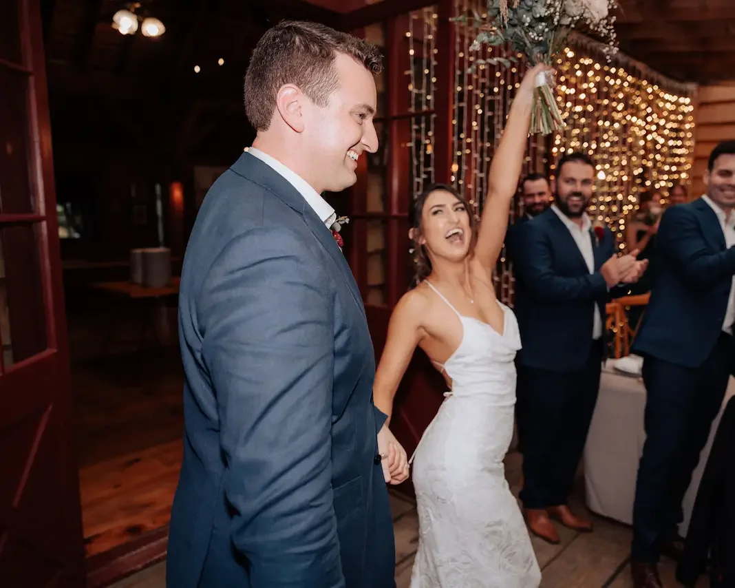   Photography -  Hollow & Co   
  Kelly & Peter 
   KUMEU VALLEY ESTATE   
 
When we were looking for a celebrant, we had a really clear idea of the type of person that we wanted. We wanted someone who was fun and charismatic, but also someone who ha