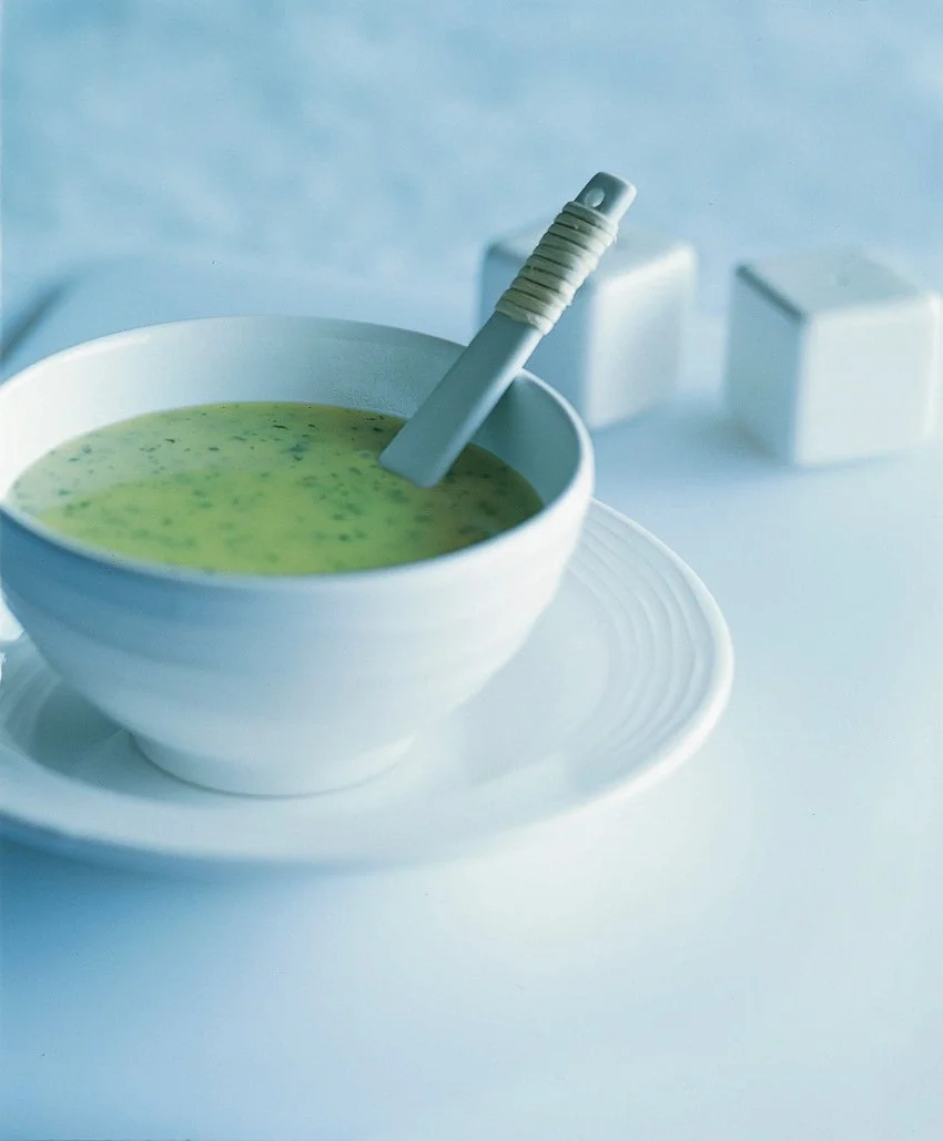 minimalist-broccoli-soup-commercial-photography-stavros-kostakis.jpg