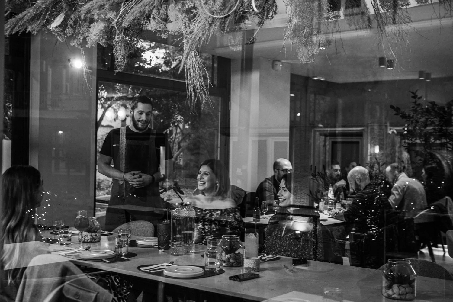 fine-mess-bbq-athens-restaurant-interior-lifestyle-photography.jpg