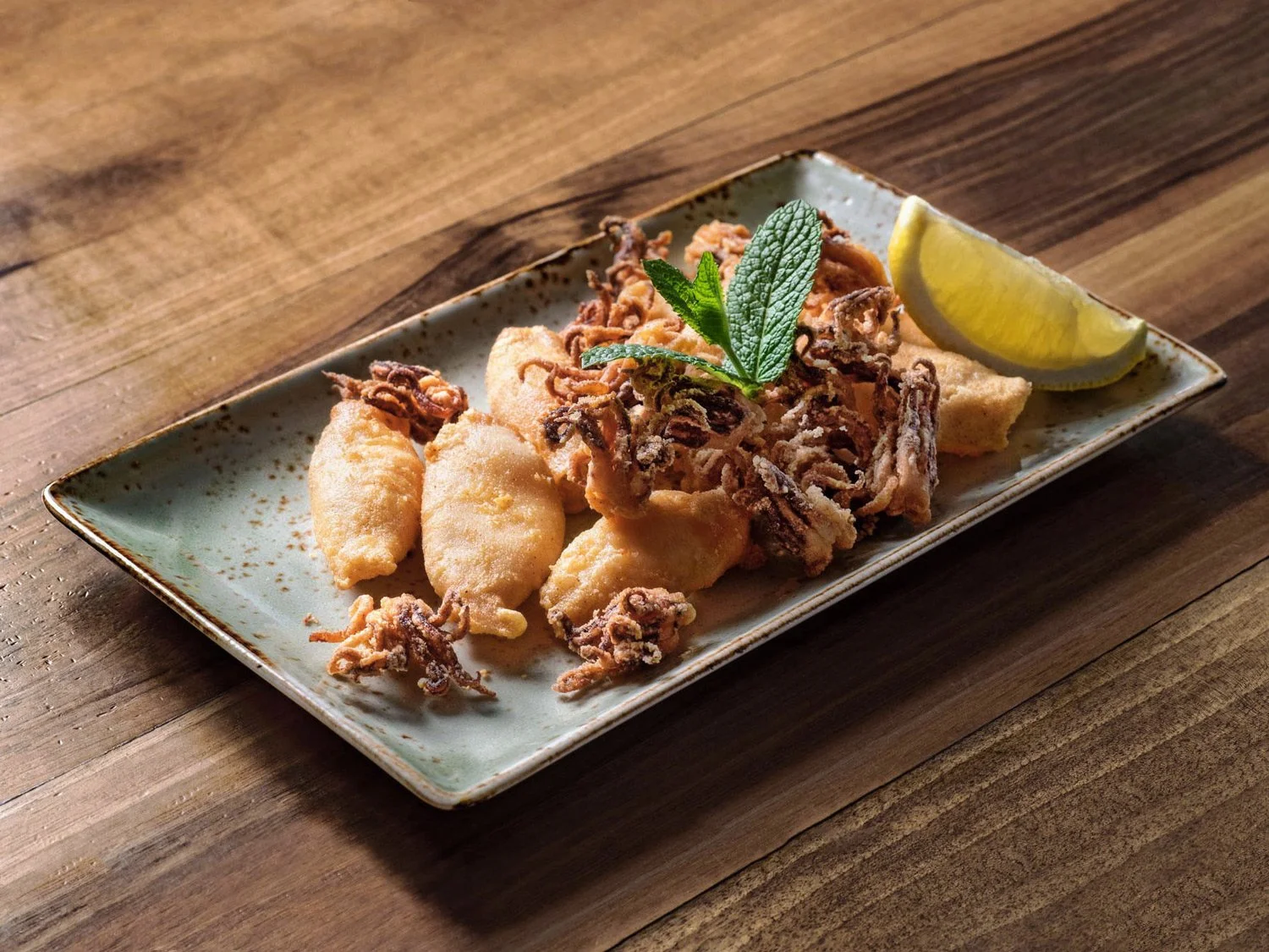 irodion-capelle-fried-calamari-greek-gastronomy.jpg