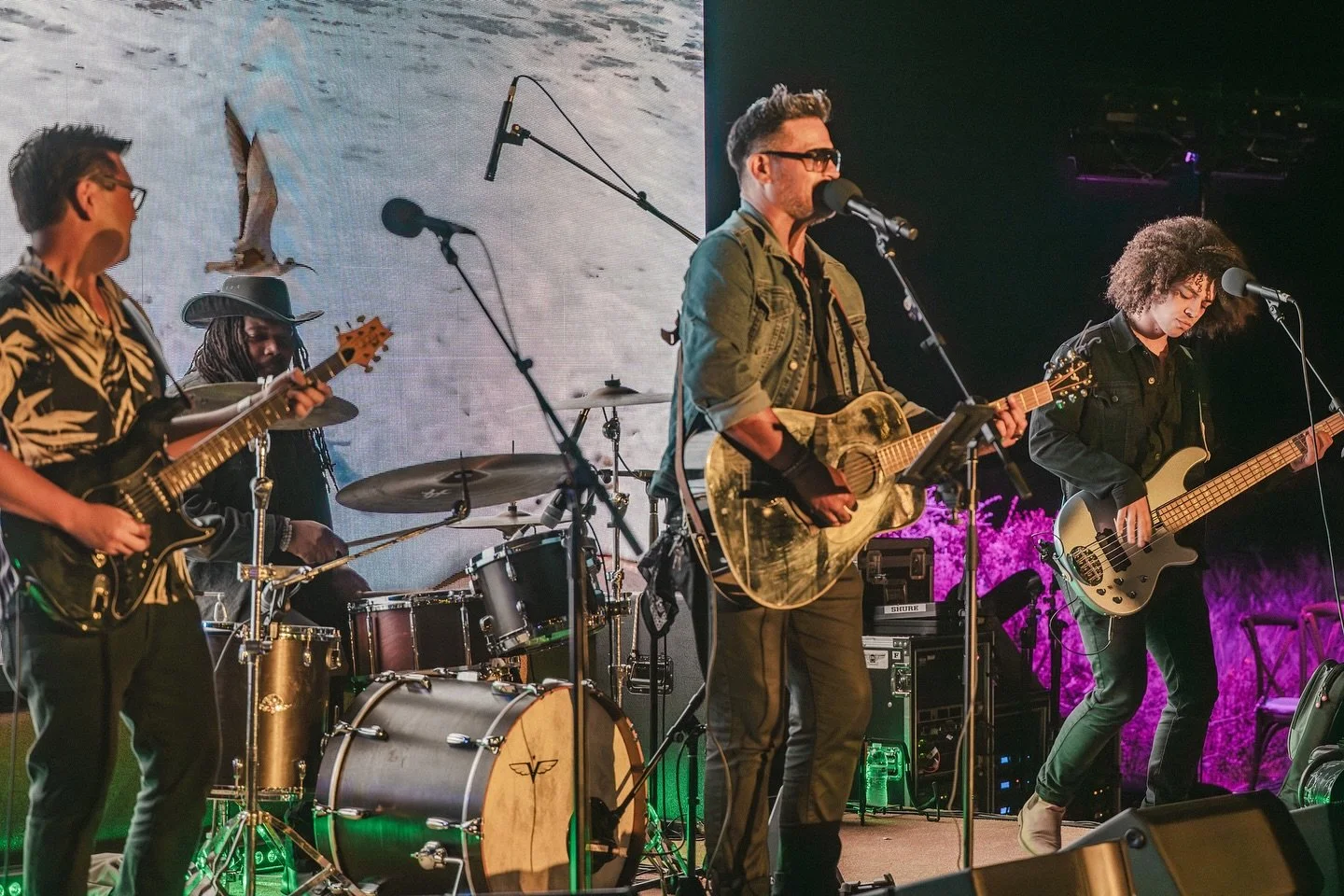 Endless Summer Soir&eacute;e. Crystal Cove.

📸: J. Christopher Luani
Booking: @cuevaentertainment 

#crystalcove #newportbeach #newportbeachlivemusic #cuevaentertainment
