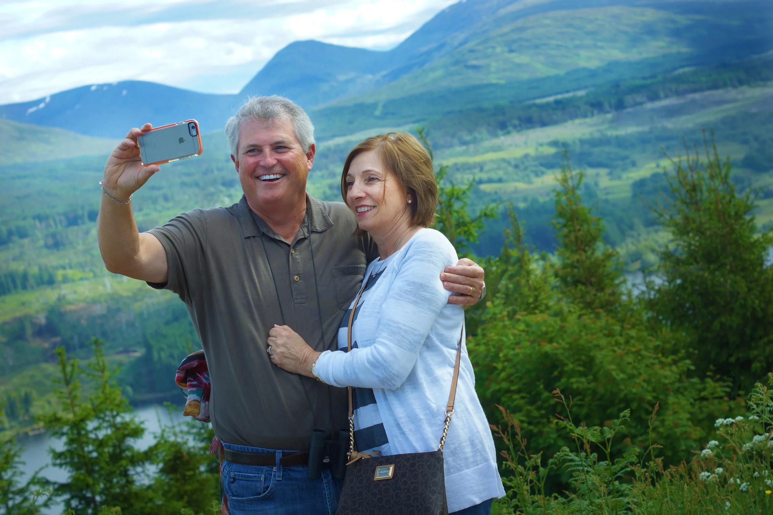 Couple on Tour with Heart