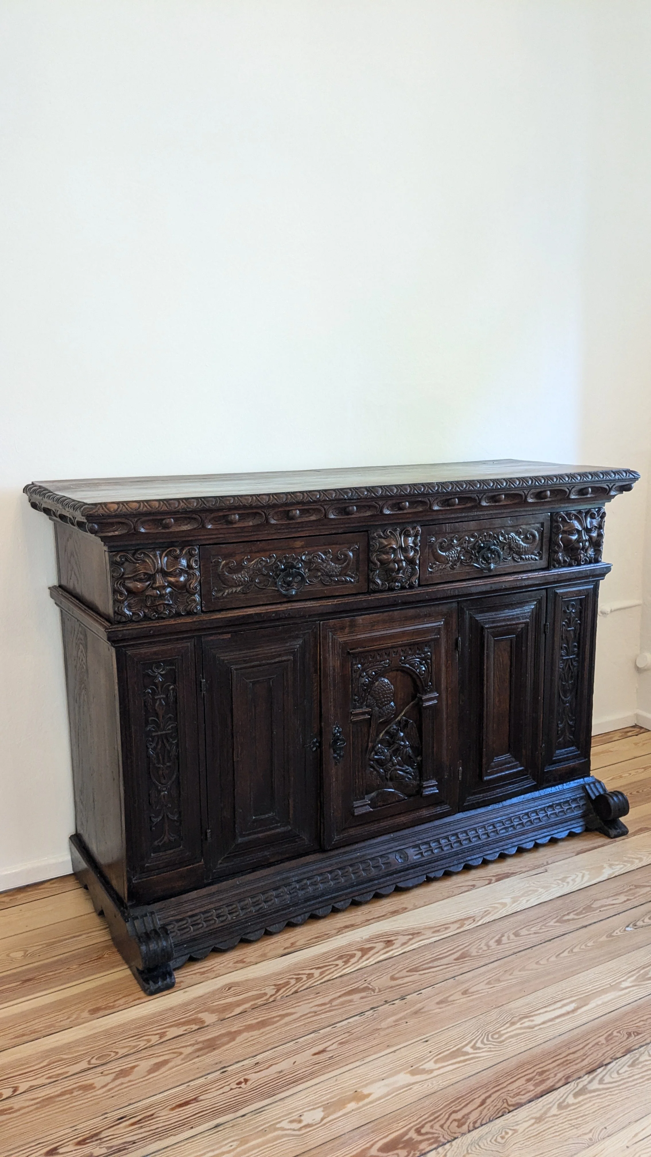 Credenza, 1500 France