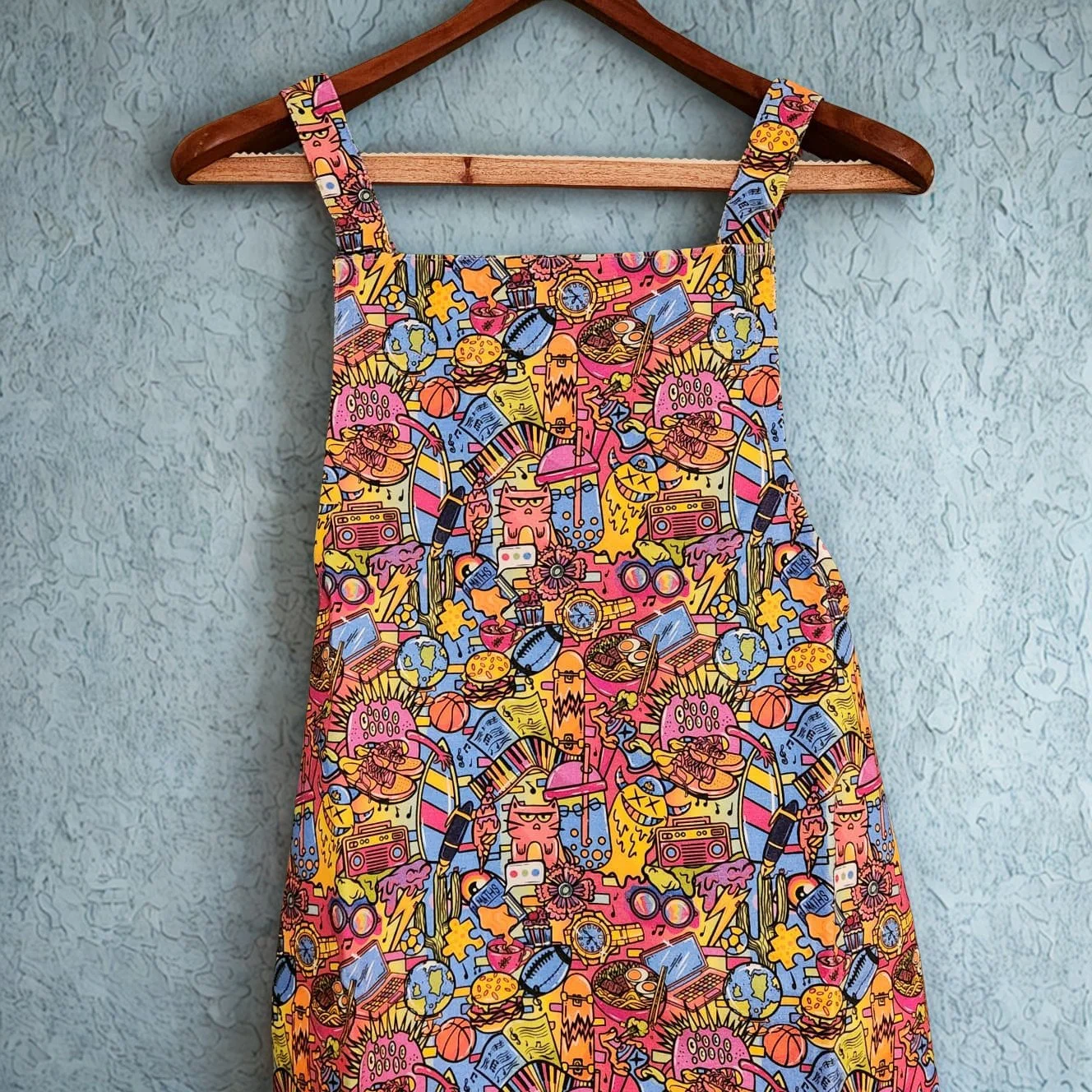Messmerising apron (1).jpg
