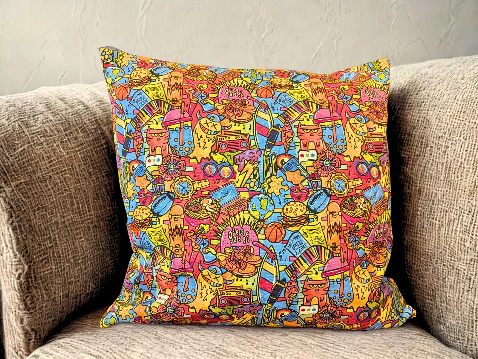 Messmerising cushion (1).jpg