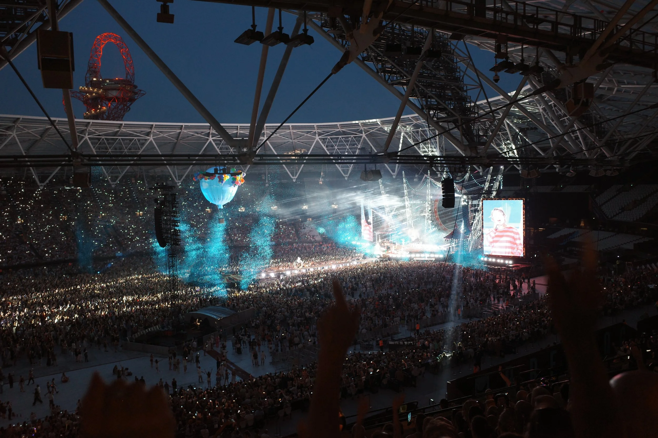 TAKE THAT BRING THE CIRCUS TO LONDON