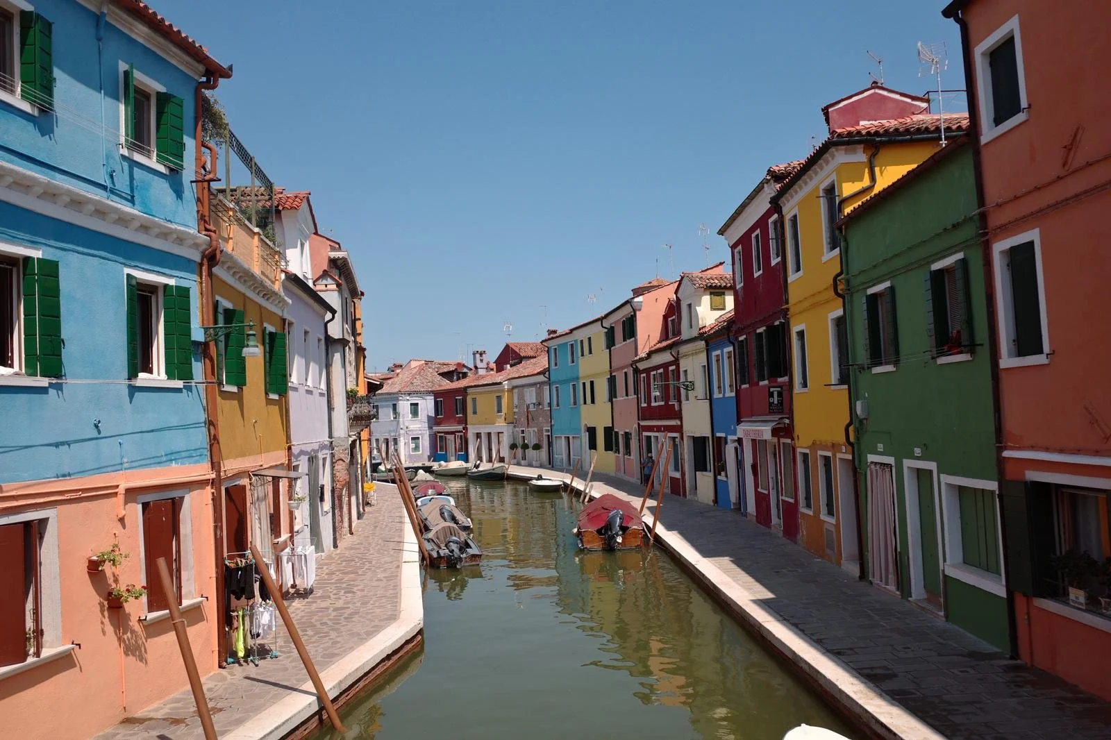 WHY BURANO IS WORTH VISITING ON A WEEKEND IN VENICE
