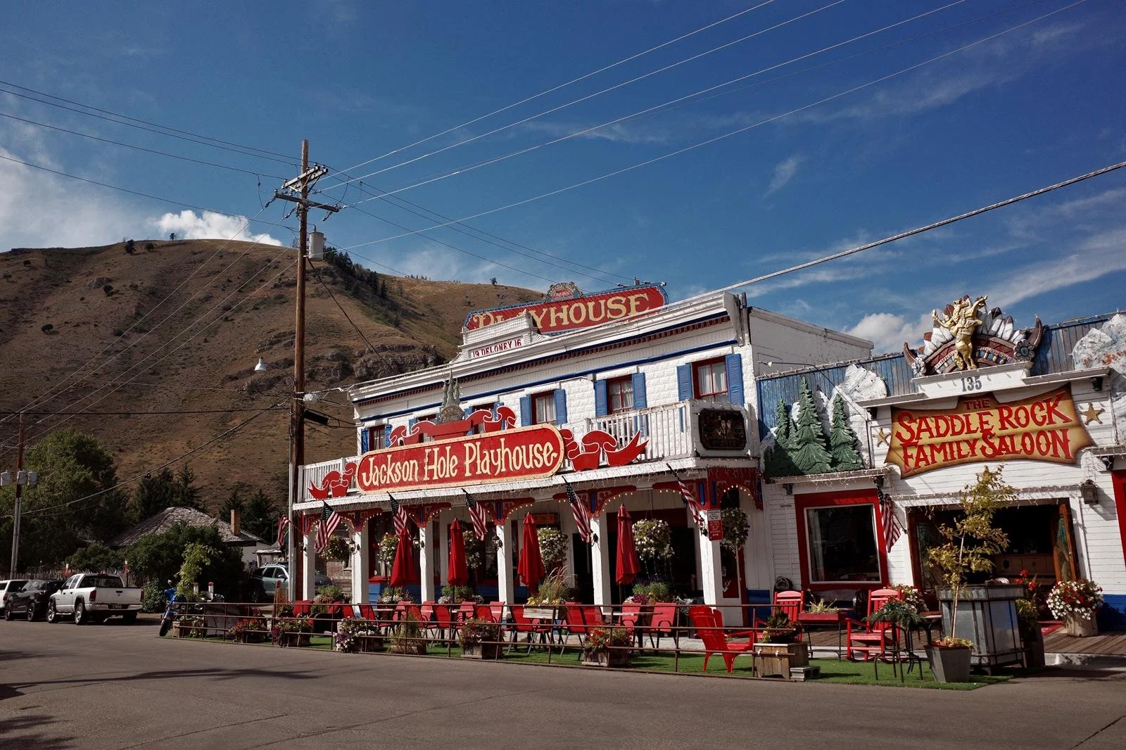 JACKSON HOLE, WYOMING: WHERE THE WILD WEST MEETS THE PERFECT GETAWAY