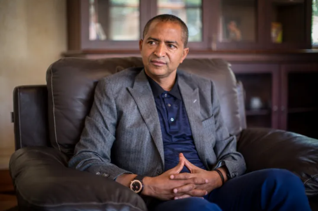 DRC: Moise Katumbi adviser warns of 'confrontations' as leader threatened with arrest if he returns
