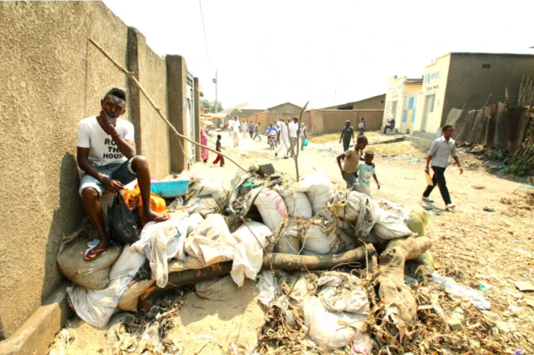 Burundi: Life behind the barricades after Bujumbura protests [Photo report]