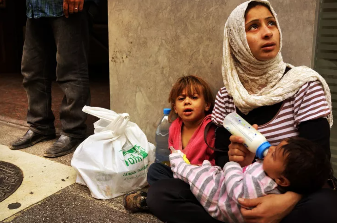 Lebanon: Doctors warn of spread of cholera in refugee camps as rubbish crisis intensifies