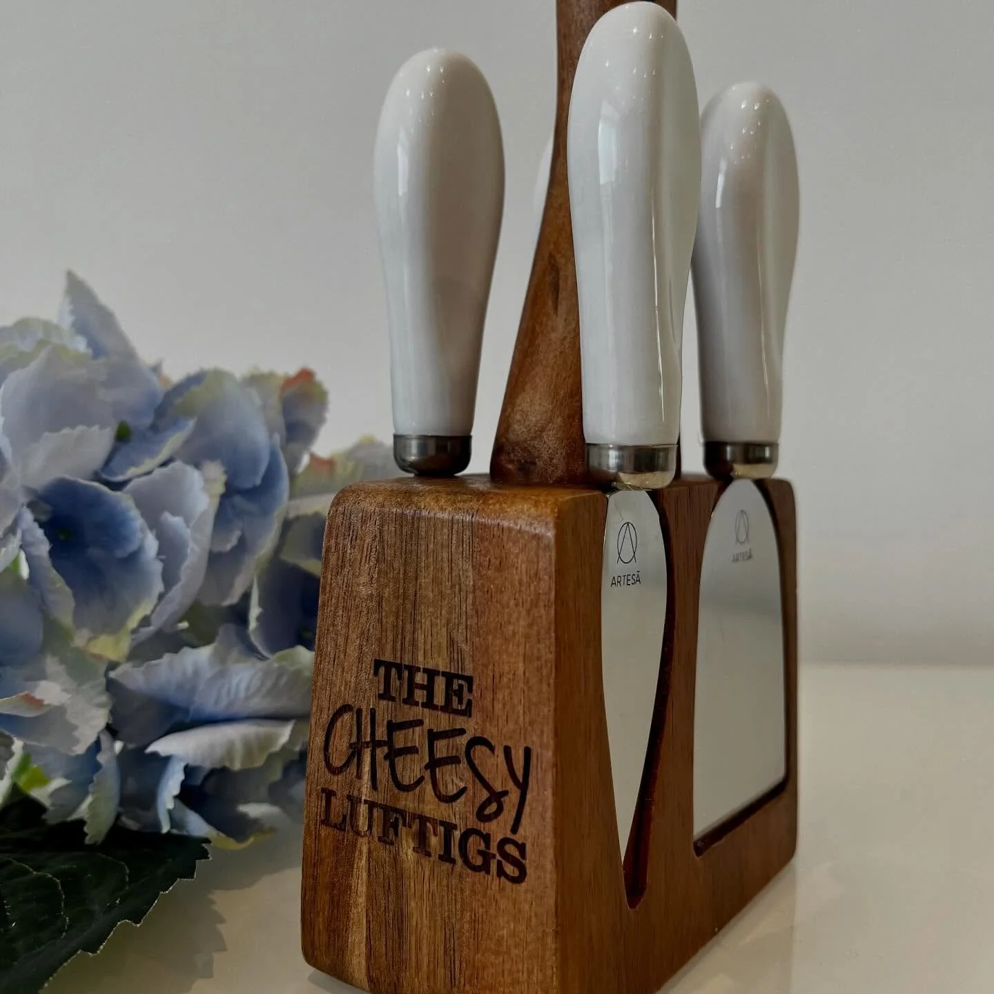 The perfect Shavuos gift.

Our engraved cheese knife sets combine elegance with a personal touch &mdash; ideal for hosting or gifting.

Customise yours in time for Yom Tov.

#ShavuosGift #JewishGifts #PersonalisedGifts #HostessGift #engravedgifts