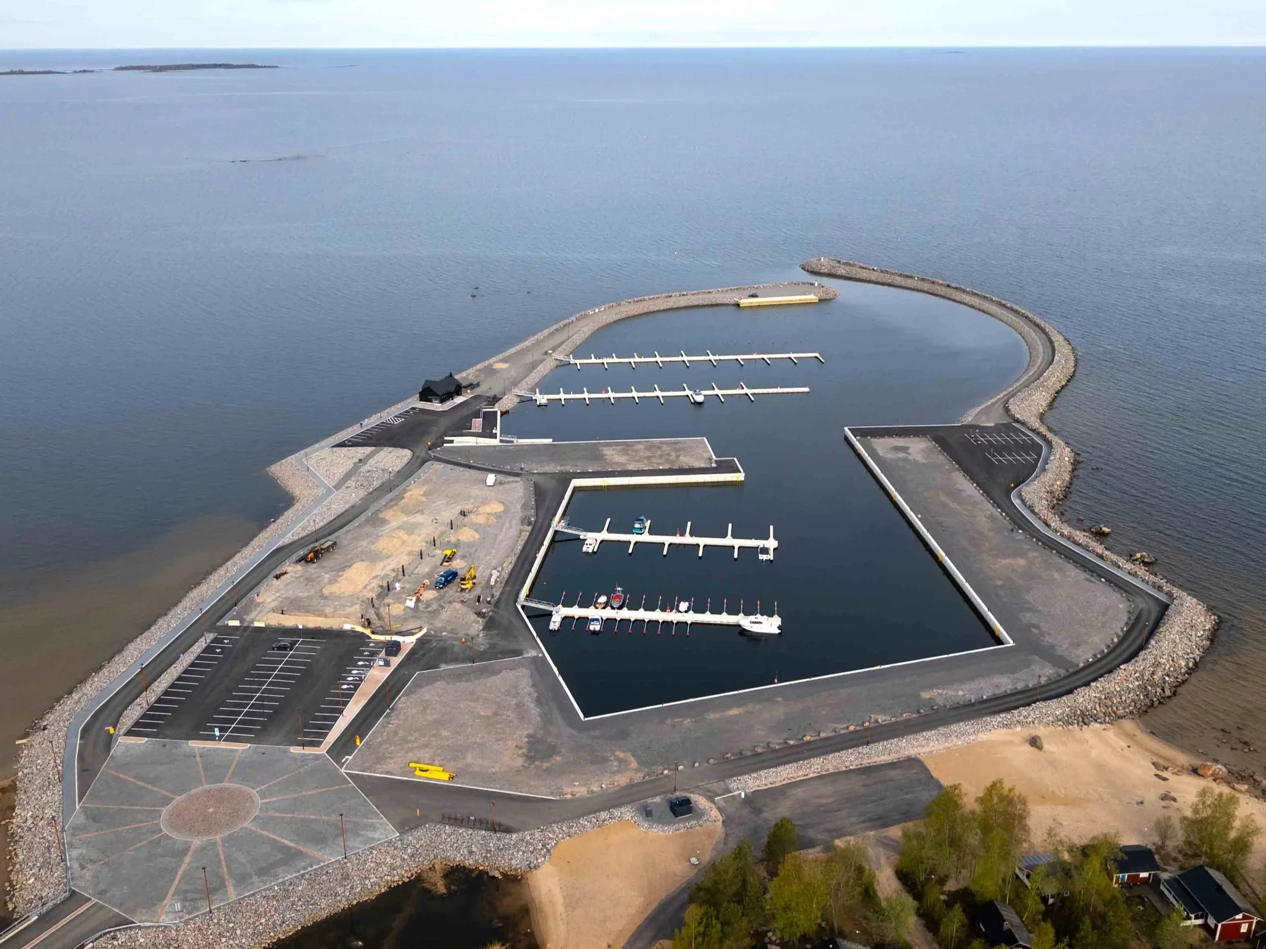Kalajoki Marina avattiin veneilijöille