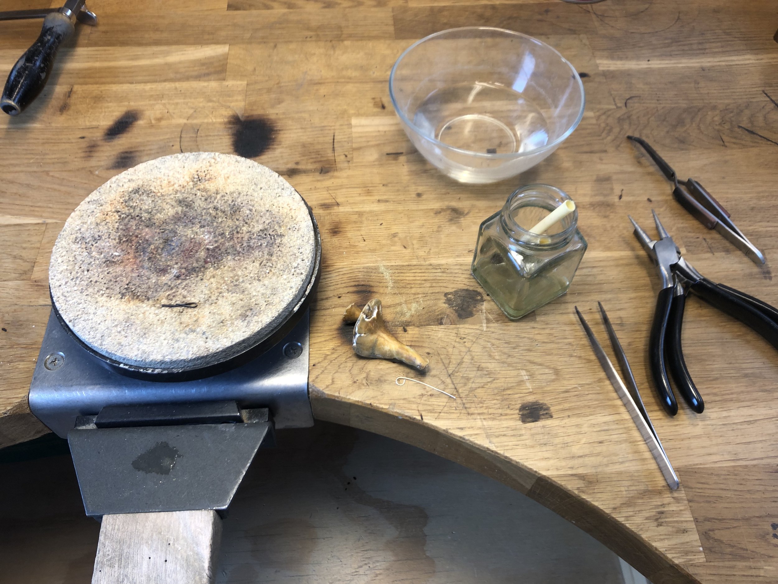 At gøre sig umage
