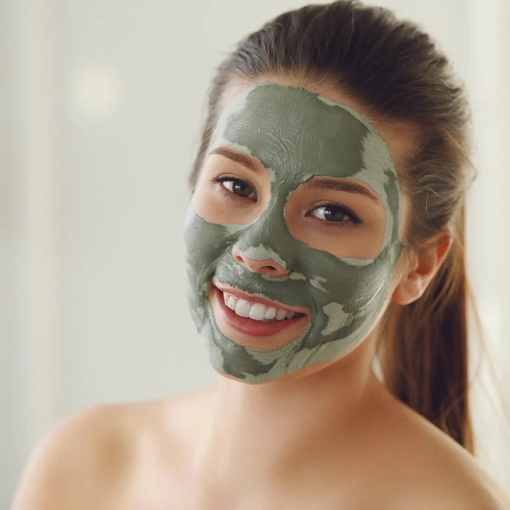 organic-rosemary-mint-algae-face-mask-990175.jpg