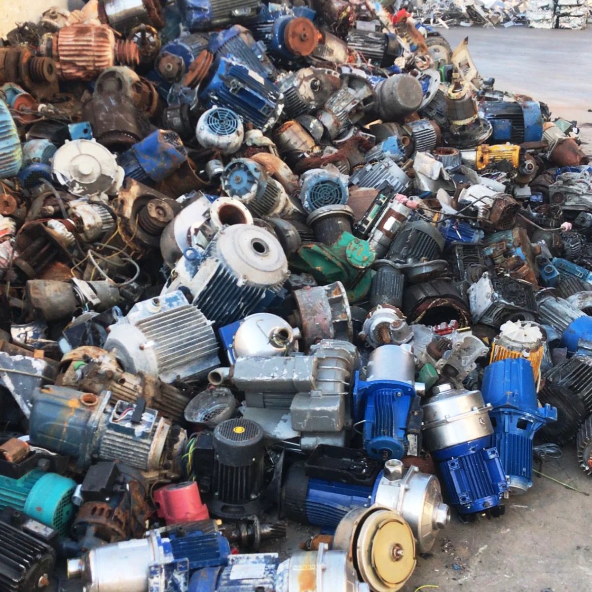 Motori elettrici destinati al recupero presso Metal Scrap Srl a Caserta
