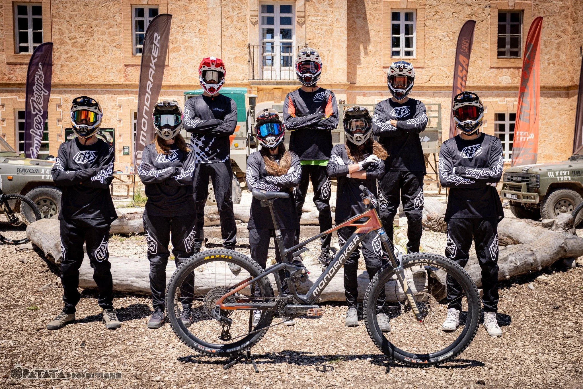 group_riders2.jpg