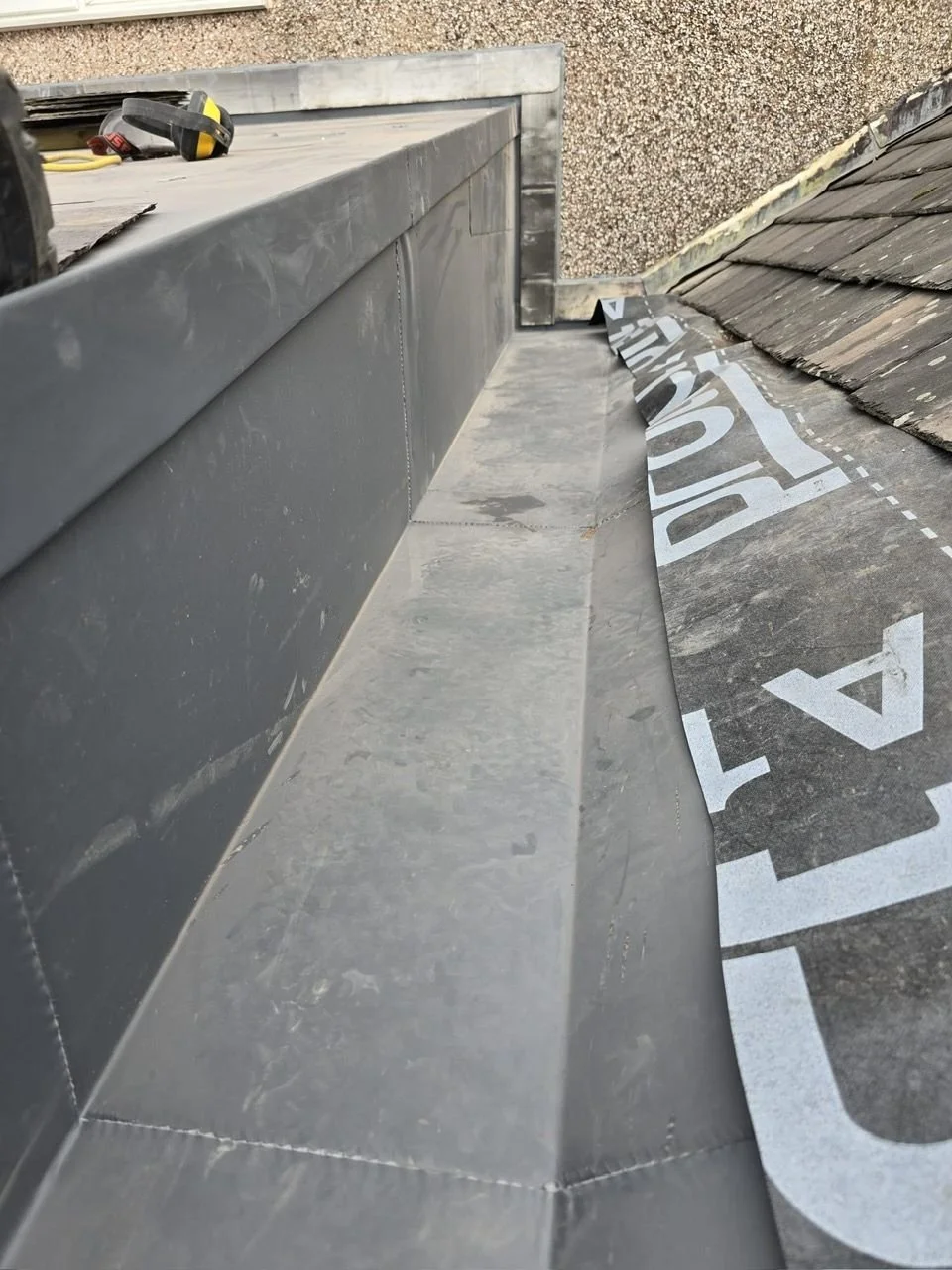 Sharp, professional edge trims that define the modern aesthetic of the build.
