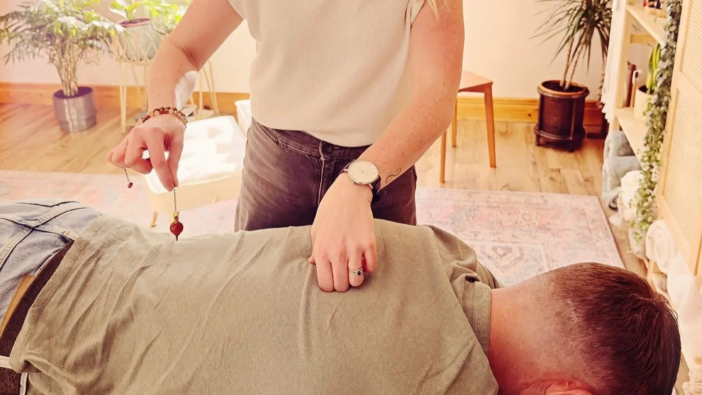 An example of an energetic bodywork correction on the spine.