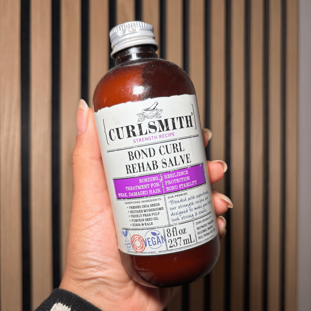 Lala toont Curl Smith Bond Curl Rehab Salve in haar salon