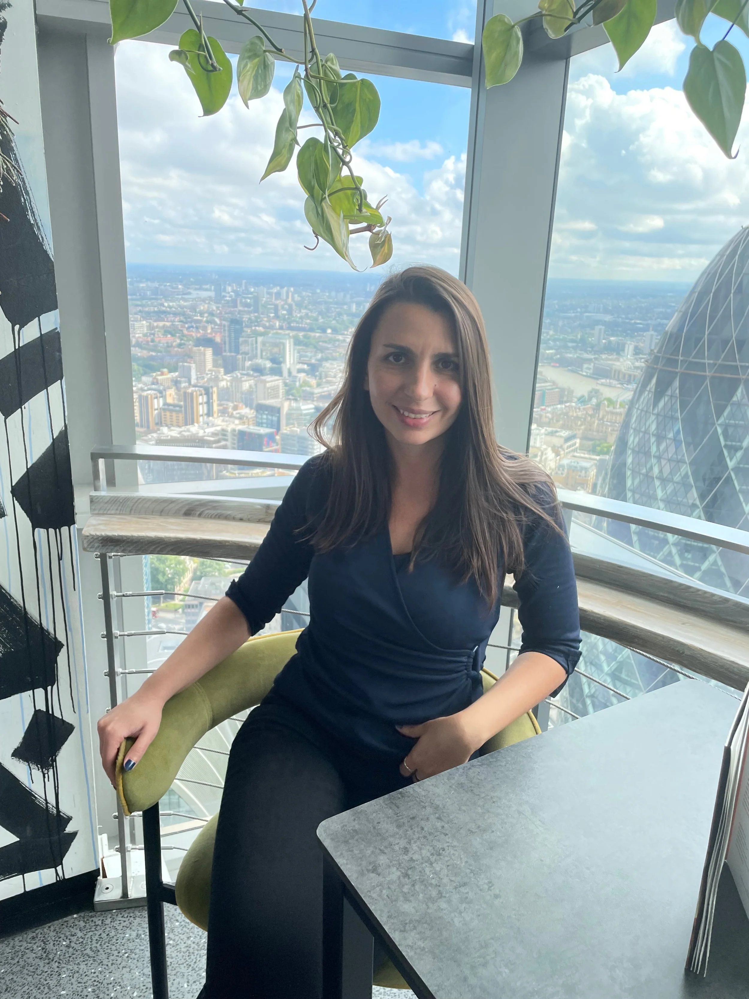 Dimka Dimitrova Substack coach and marketing strategist