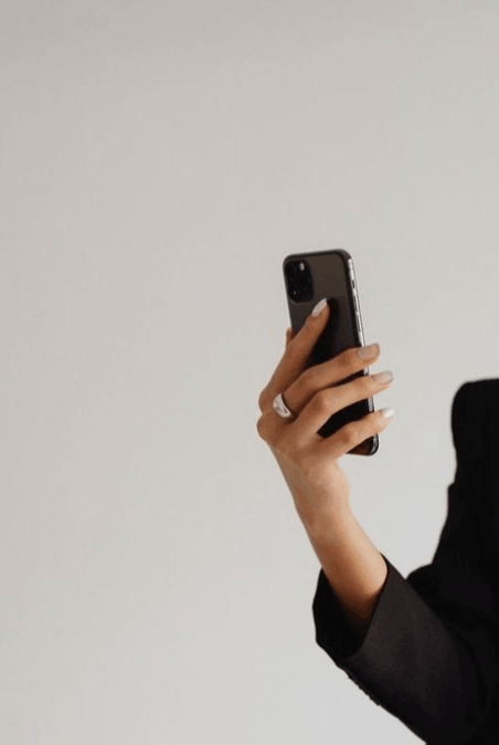 smartphone-substack-business.jpg