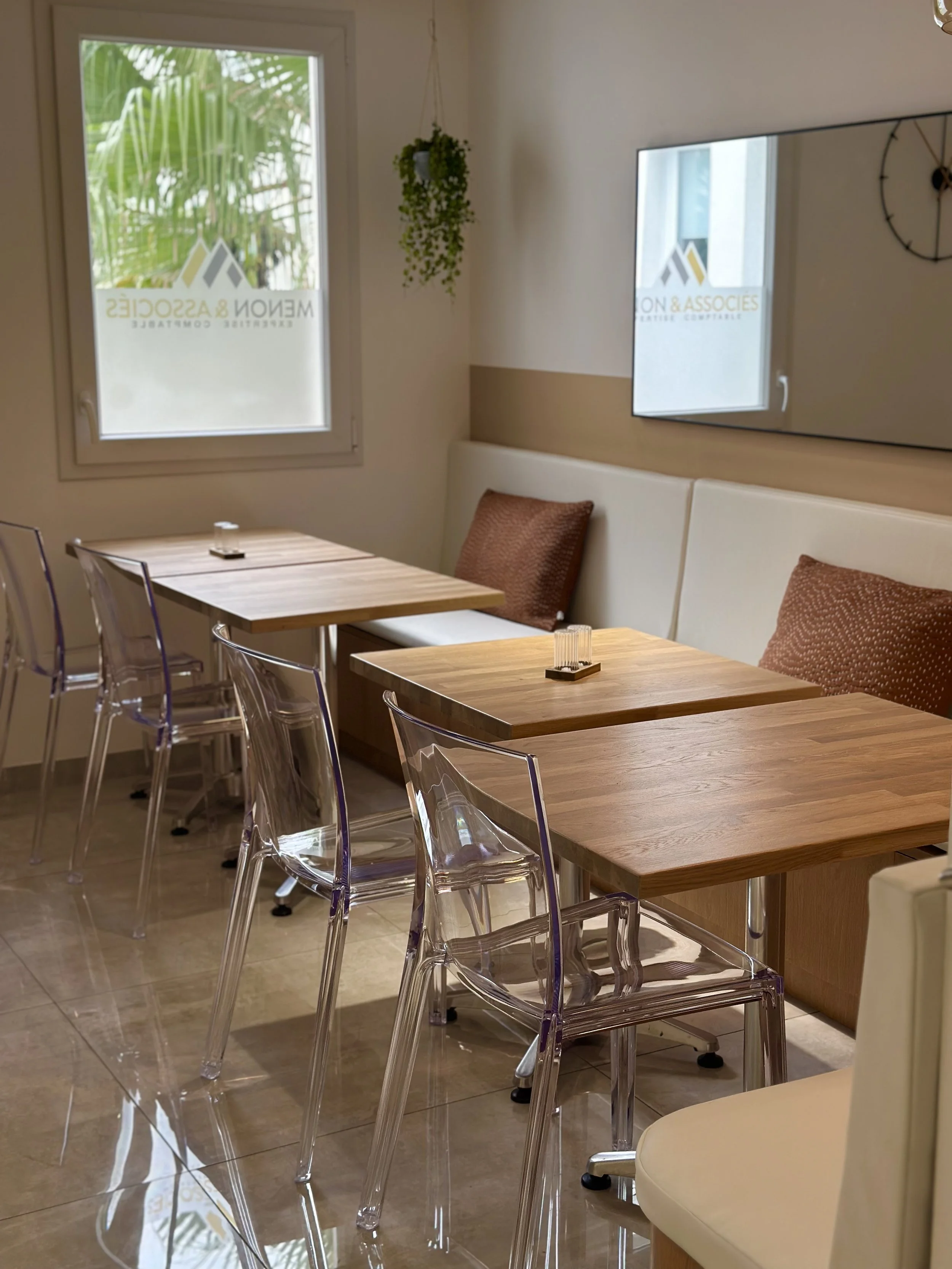 aménagement salle de repas dans des locaux professionnels