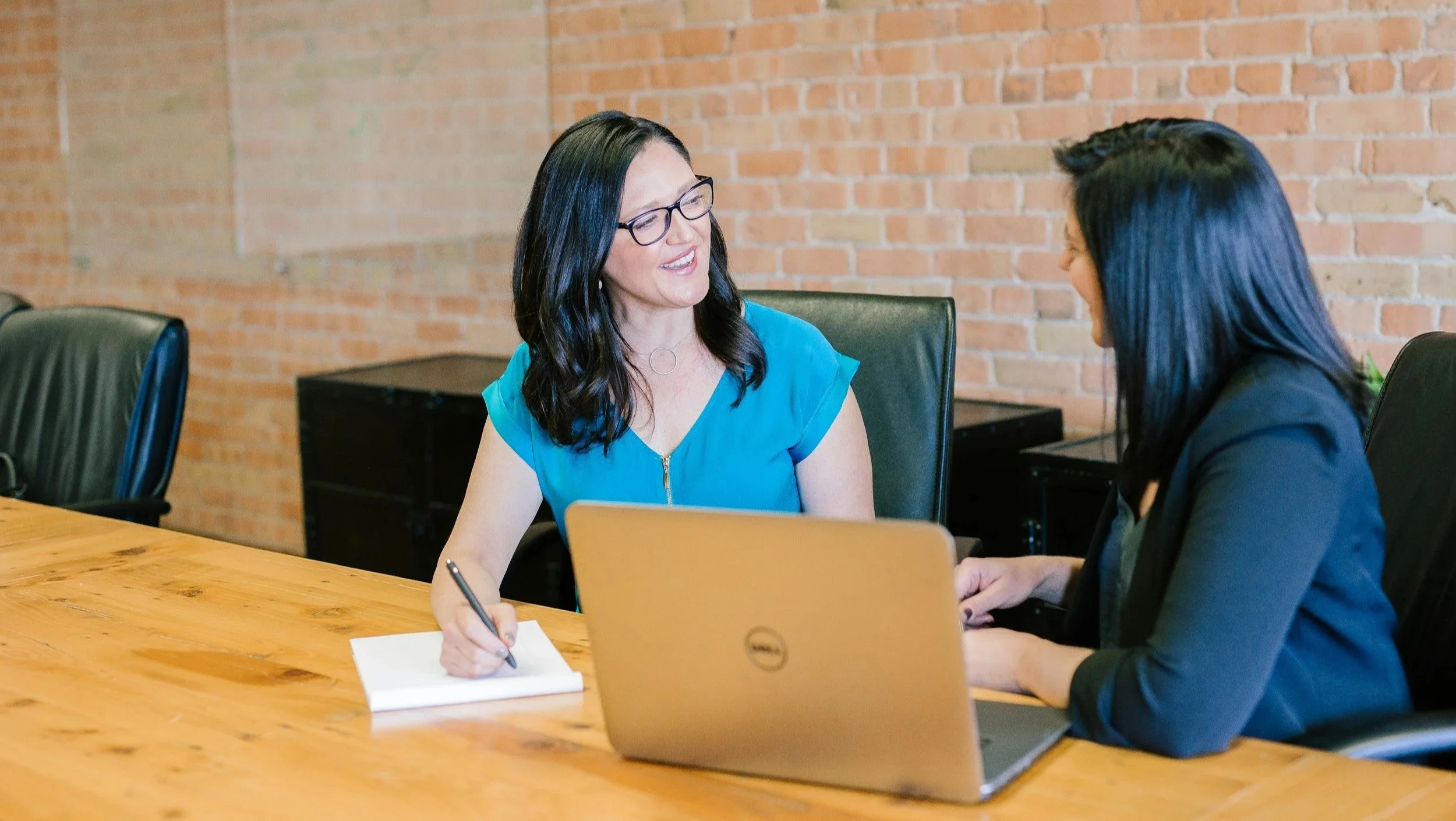 What to Expect When Working with a Professional Interpreter