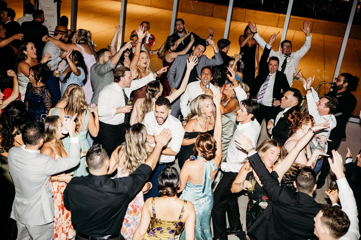 Weissy + Nick
&bull;
&bull;
📍: @tampamuseumofart 
📝: @blushbbg 
📸: @leyrephotography 
🎥: @albeyyyyy 
🎷: @thesugarsax
🎶: @totalclassentertainment